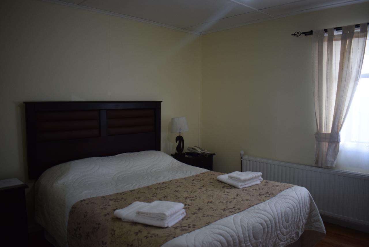 Hostal Loreto Belen Puerto Natales Exterior photo