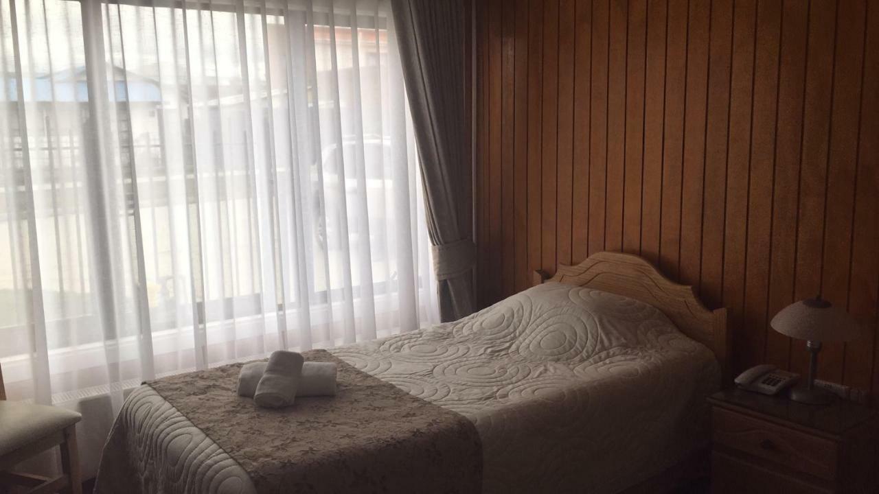 Hostal Loreto Belen Puerto Natales Exterior photo